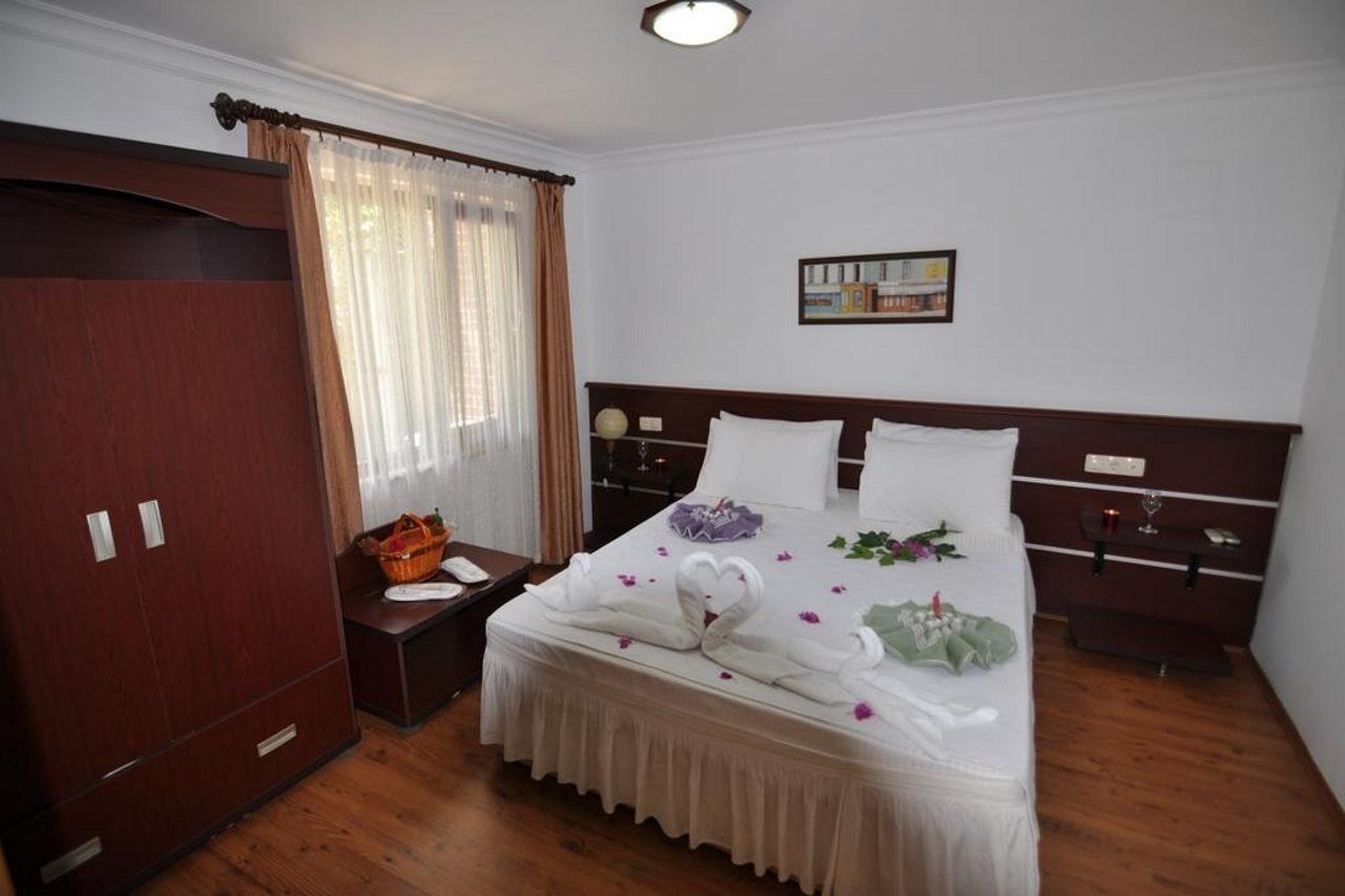 Longhouse Inn Hotel Dalyan Ngoại thất bức ảnh